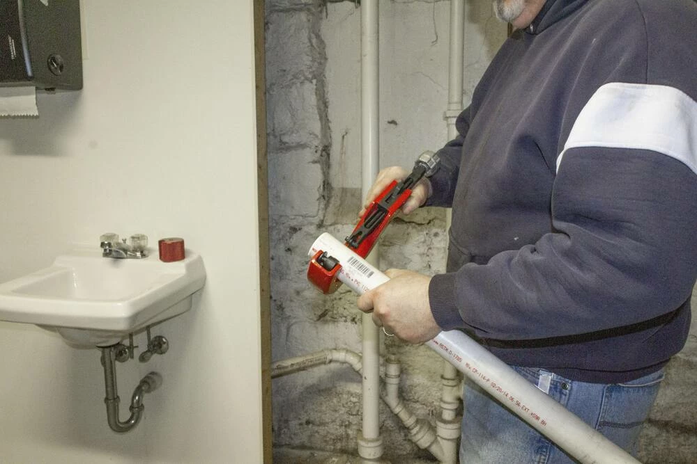 Brand new 🔥 REED Quick Release™ 3/8 - 3-1/2 in. Tube Cutter For PVC 💯 - Image 5